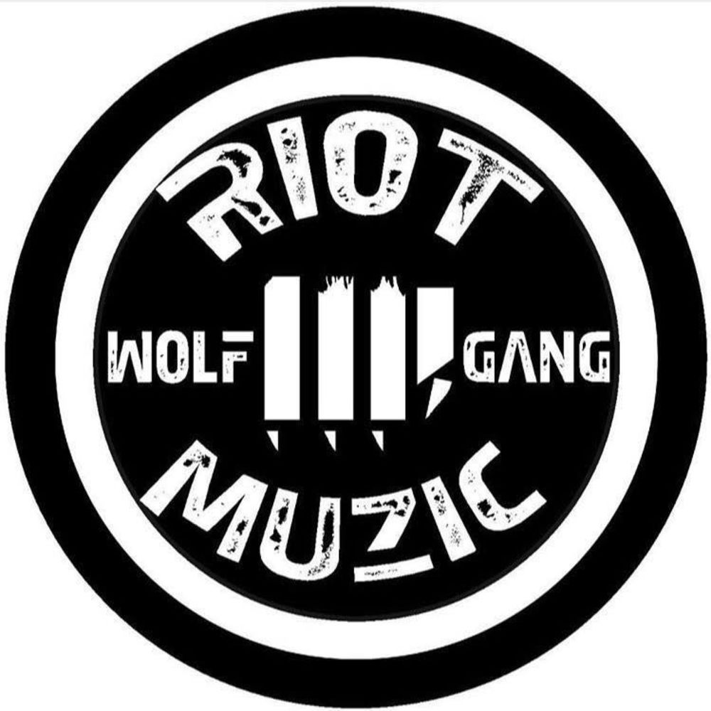 Meet your Posher, Izzy